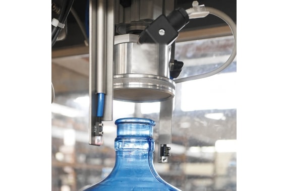Leak tester for returnable bottles 1-5 gallon